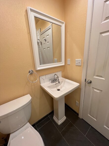 Building Photo - 419 Harvard Ave