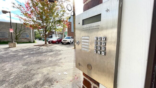 Building Photo - 2318 Herbert Hamlet Aly