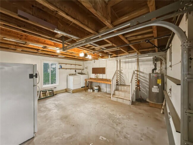 Building Photo - 211 E 131st Ave