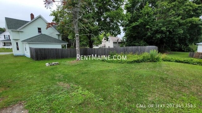 Building Photo - 180 Fourth St.