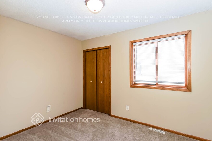 Building Photo - 3873 Hale Ave N