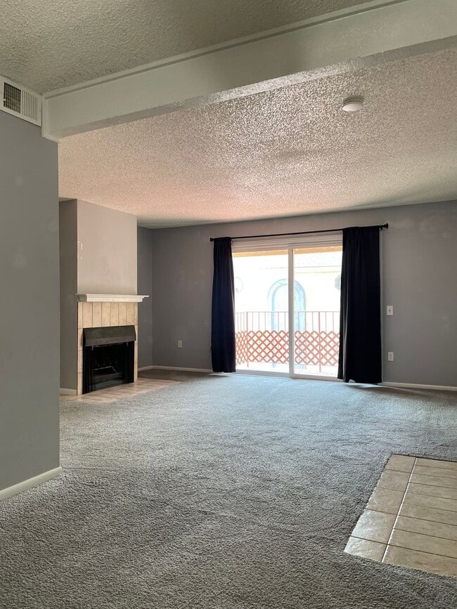 Building Photo - 2B/1B Upper Level Condo in Cottonwood Vill...