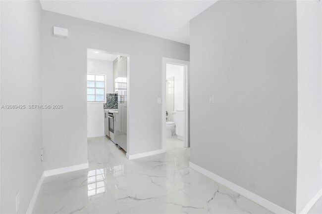 Building Photo - 635 8th St