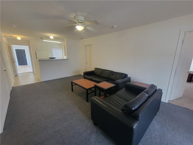 Building Photo - 192 University Village Dr