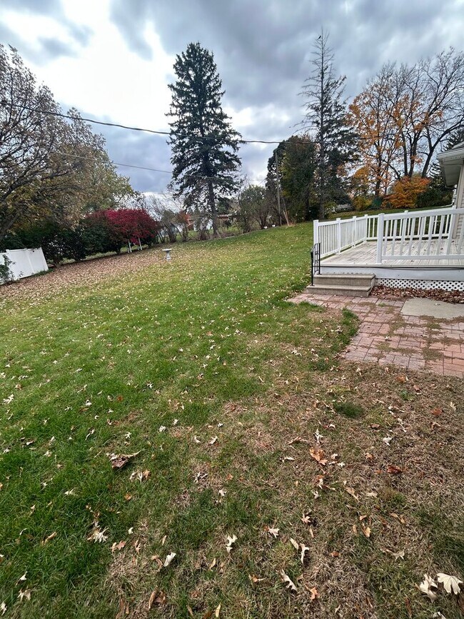 Building Photo - 2 Bedroom 2 Bathroom House for rent in Hudson