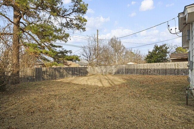 Building Photo - 1607 Denison Dr