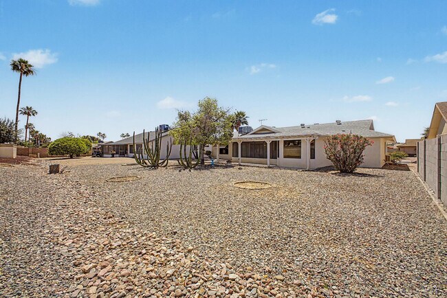 Building Photo - 14222 W Yosemite Dr