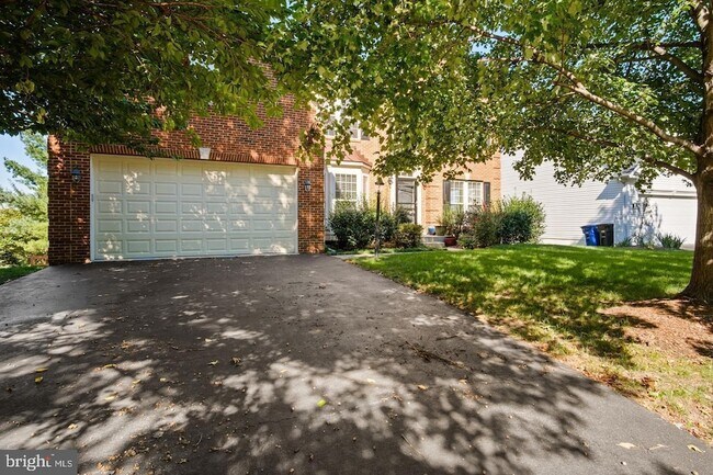 Building Photo - 211 Park Gate Dr SE