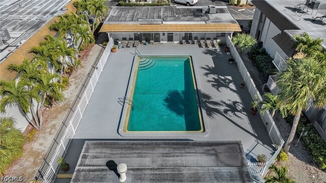 Building Photo - 1830 Maravilla Ave