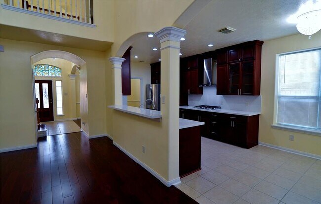 Building Photo - 7430 Boxwood Ridge Ln