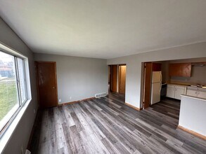 Building Photo - 7731 W Hampton Ave