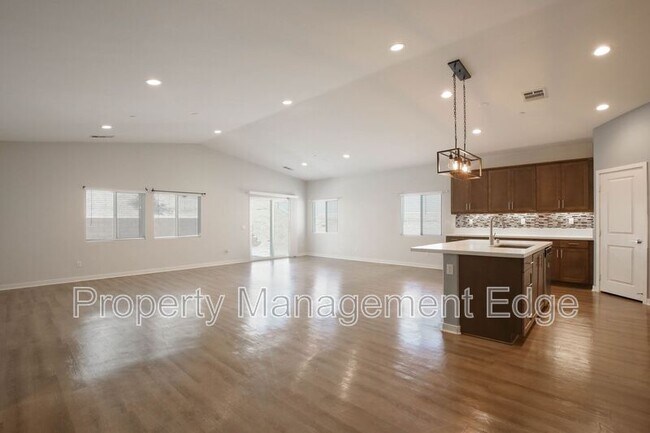 Building Photo - 30913 Chuckwagon Ct