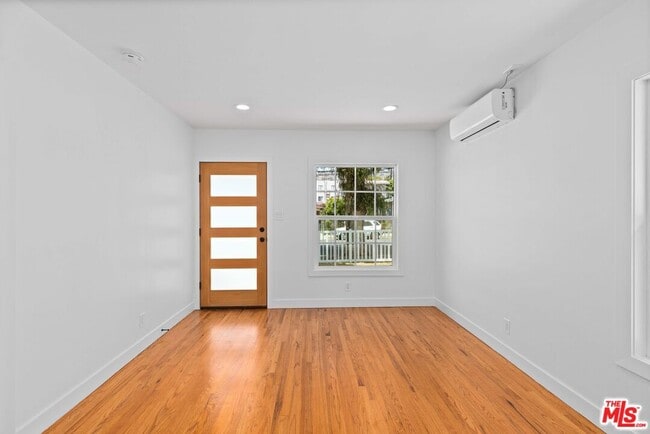 Building Photo - 1942 Chickasaw Ave