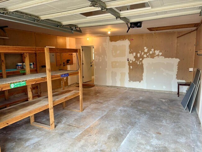 Building Photo - 11401 Indianhead Dr