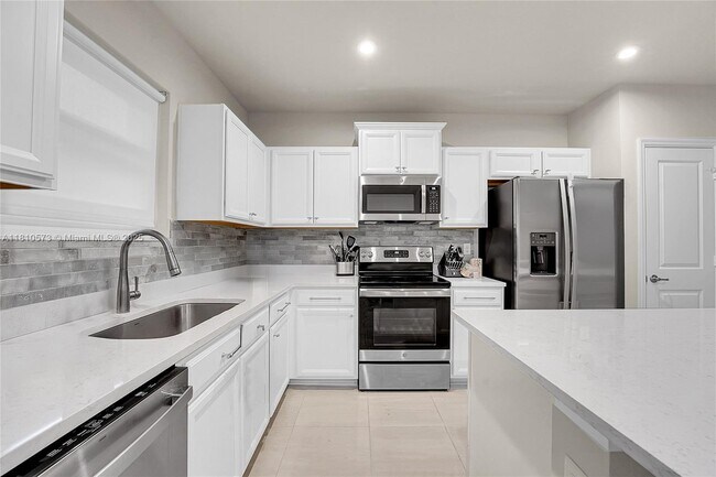 Building Photo - 3705 Bennington Ln