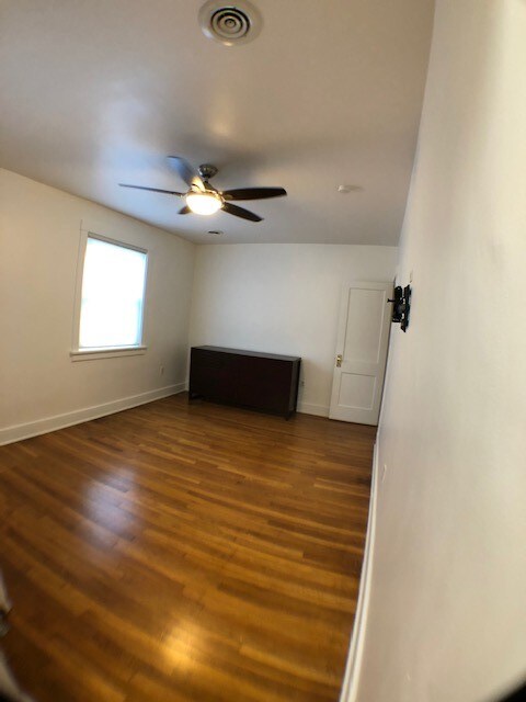 Building Photo - 6629 Dalzell Pl