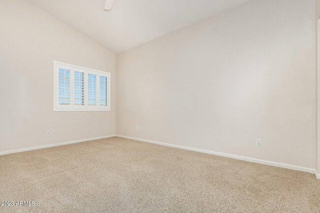 Building Photo - 1638 E Glenhaven Dr