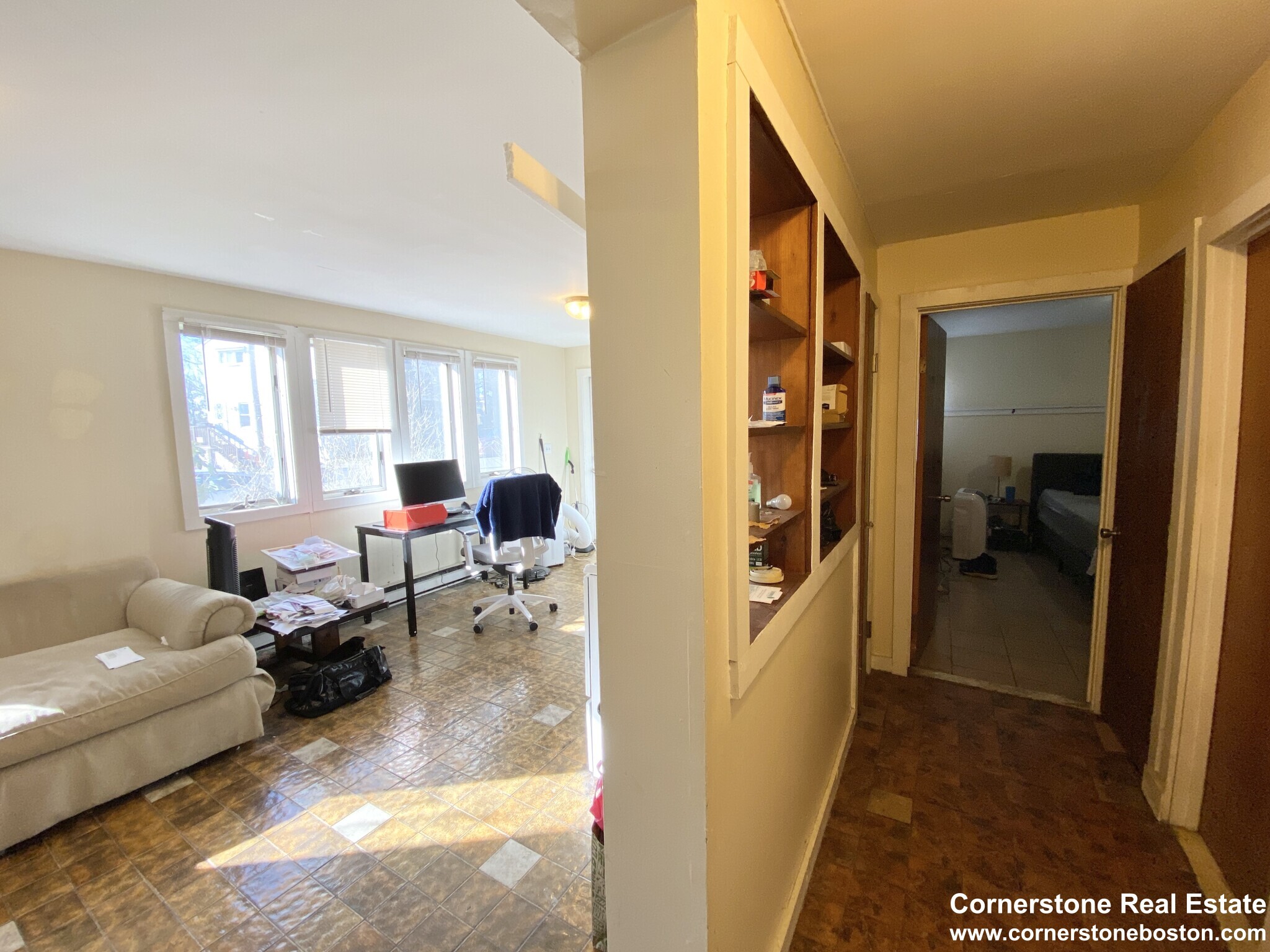 Building Photo - 33 Lawn St