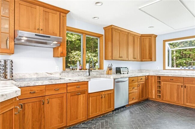 Building Photo - 45 S Killingly Rd