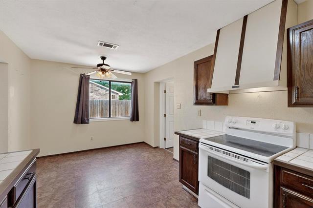 Building Photo - 7637 Val Verde Dr