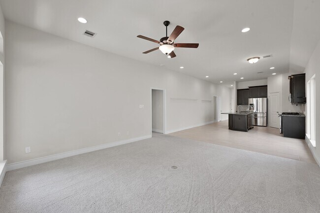 Building Photo - 122 Kinnerly Peak Pl