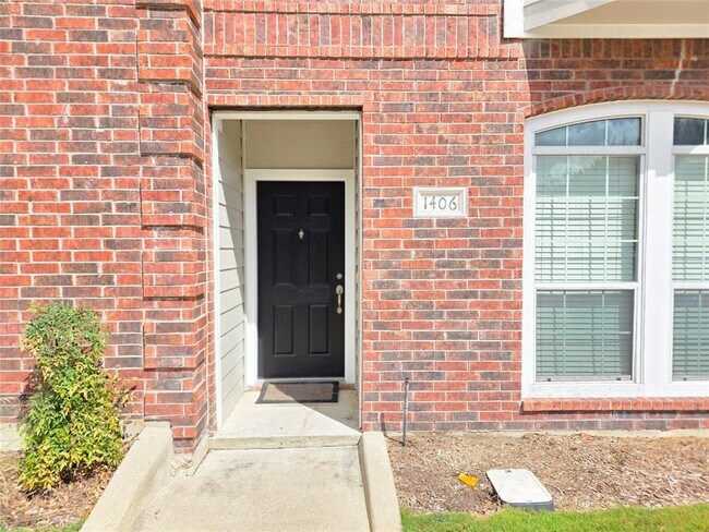 Building Photo - 305 Holleman Dr E