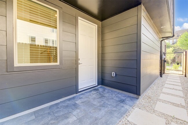 Building Photo - 2307 Jackson St