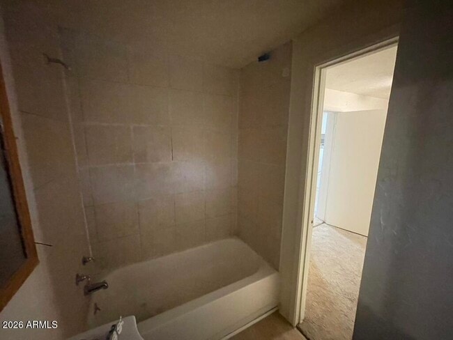 Building Photo - 241 E Elwood St