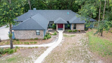 Building Photo - Park Avenue- 4 Bedroom/3 Bath - BEAUTIFUL!