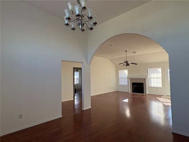 Building Photo - 2403 SW 20th St