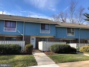 Building Photo - 266 Echelon Rd