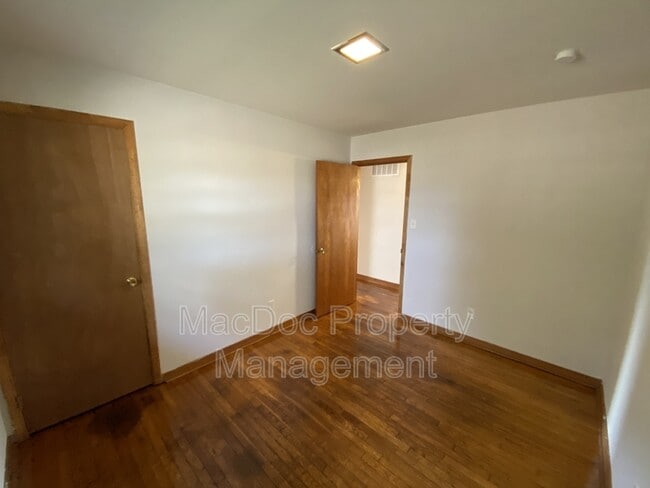 Building Photo - 10532 Robert E. Lee Drive