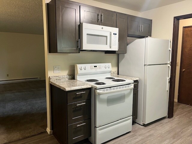 Building Photo - White House Apartments