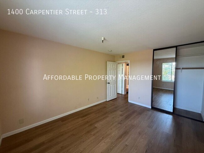 Building Photo - 1400 Carpentier St