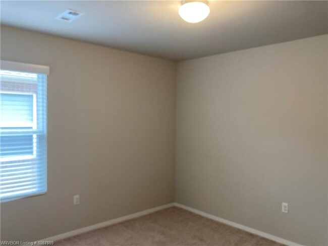 Building Photo - 8004 Dogwood Dr