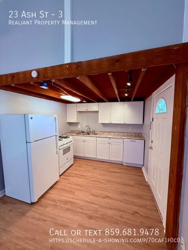 Building Photo - 23 Ash St