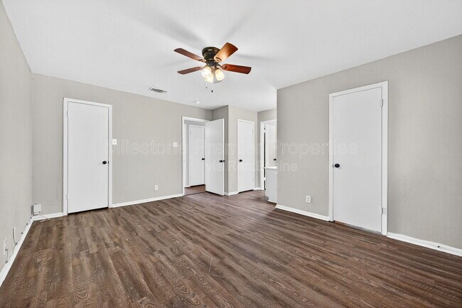 Building Photo - 401 Utah St