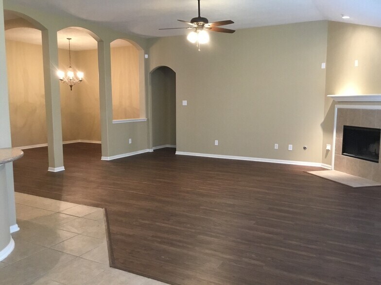 Building Photo - 7612 Misty Lake Ln