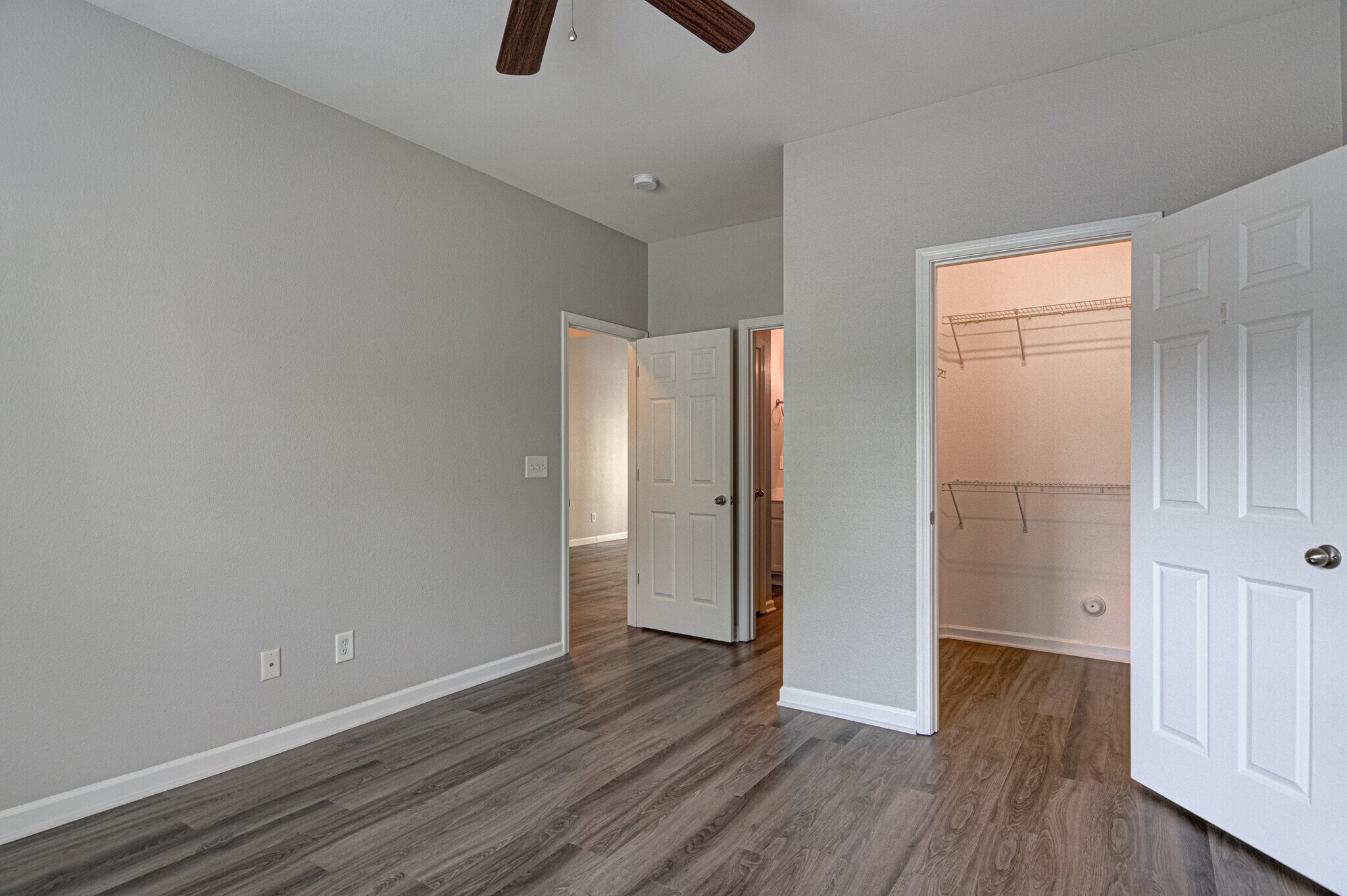 Building Photo - 5972 Hollow Wood Ct