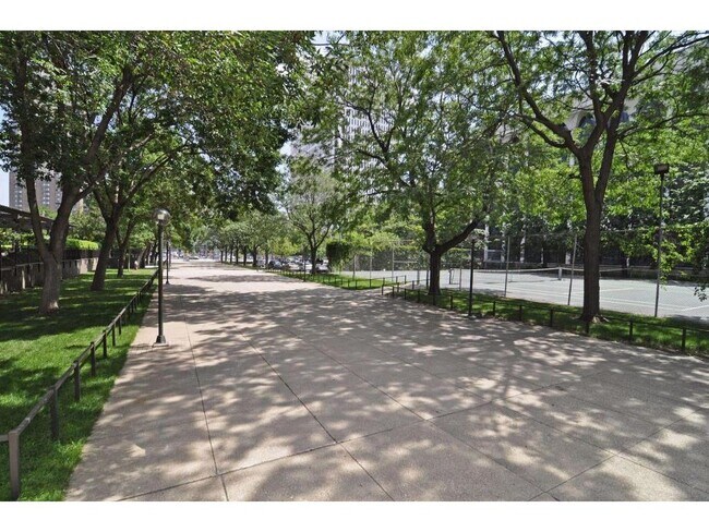 Building Photo - 19 S 1st St