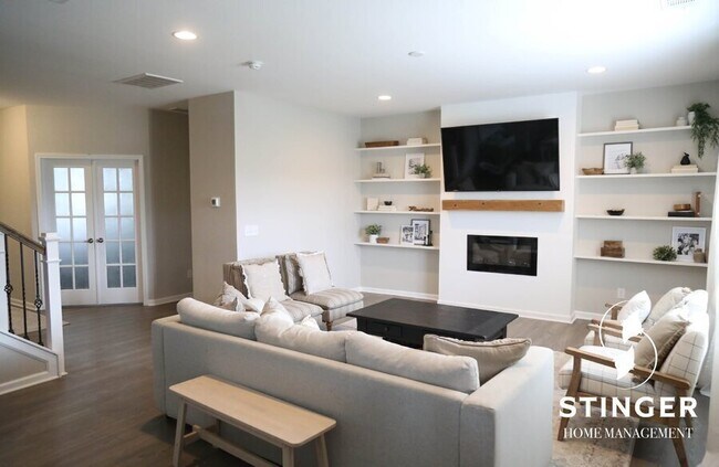 Building Photo - 24 Chauga St