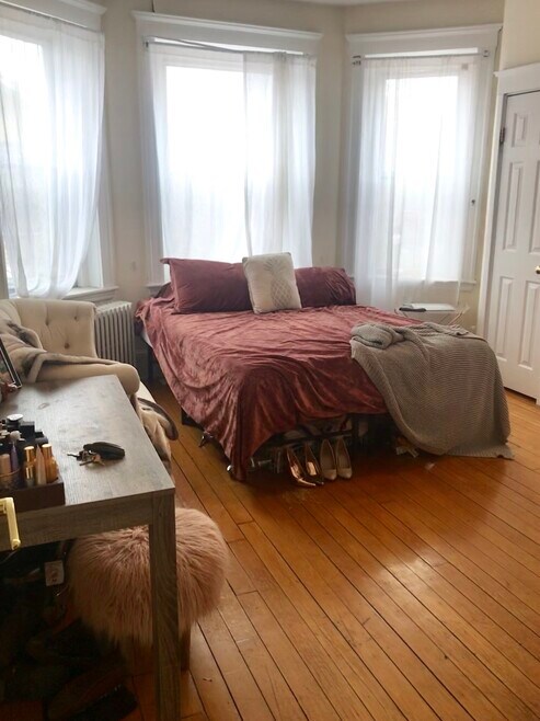 Building Photo - 279 Harvard St