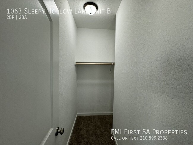 Building Photo - Brand new duplex unit available near Canyo...