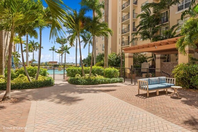 Building Photo - 1801 N Flagler Dr