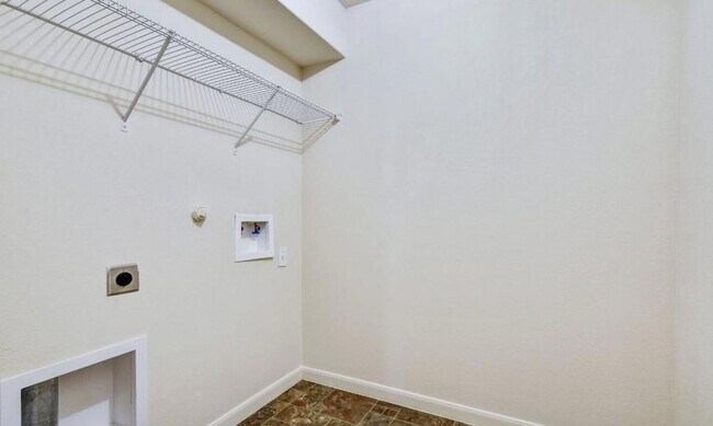 Building Photo - 409 Teron Dr