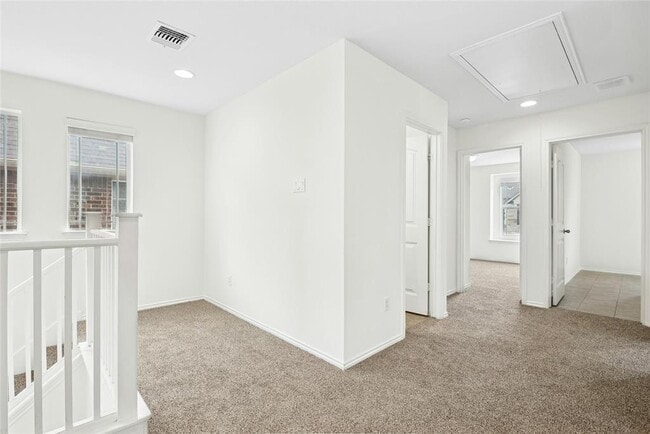 Building Photo - 404 Buttercup Creek Blvd