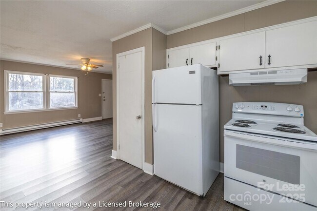 Building Photo - 117 Brentwood Dr