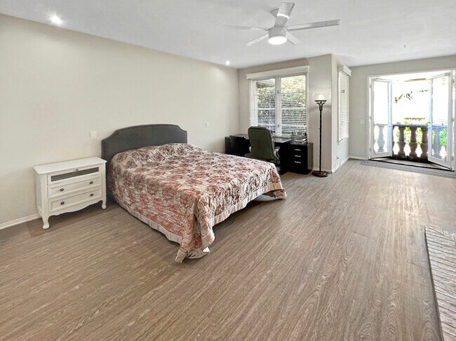 Building Photo - 9761 Claiborne Square