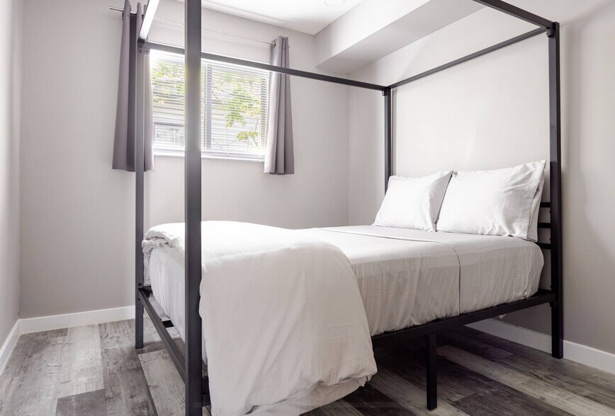 Building Photo - 29 Skyline Dr