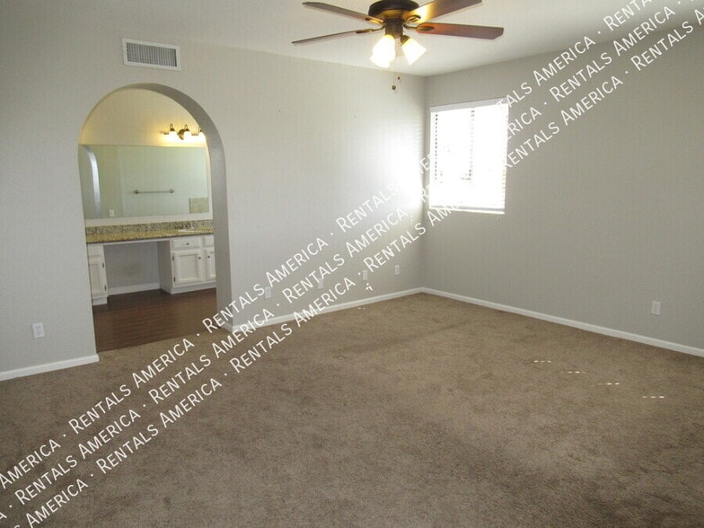 Building Photo - 1251 E Brentrup Dr